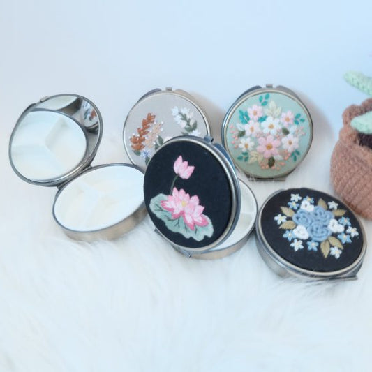 Hand-Embroidered Portable Pocket Mirror โ BB cream Makeup Compact