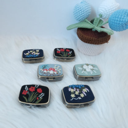 Hand-Embroidered Portable Pocket Mirror – Eye Makeup Compact