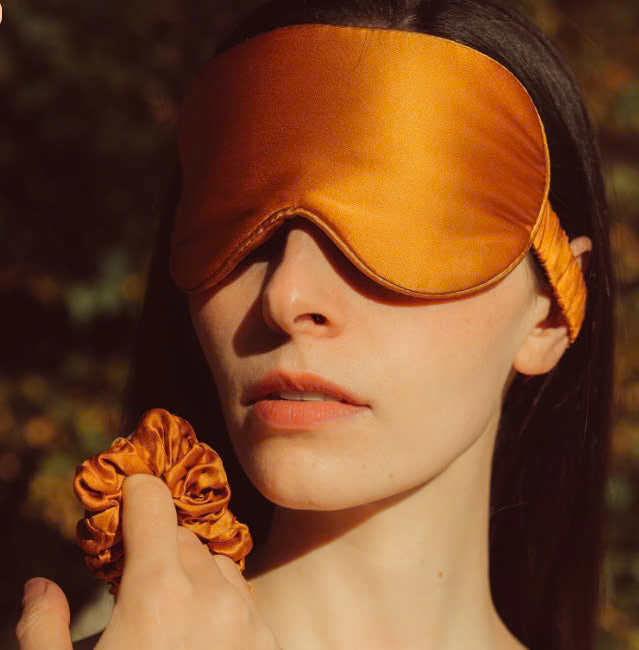 Luxury Pure Silk Sleep Mask – Ultra-Soft Eye Mask for Uninterrupted Sleep (Mulberry Silk)